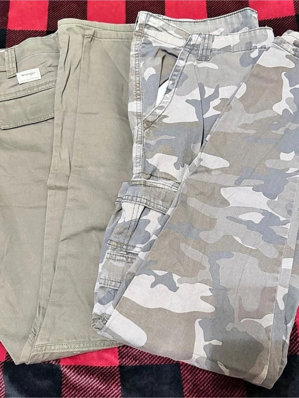 2 pairs of Wrangler Men's Cargo Pants Waist 36 x 32